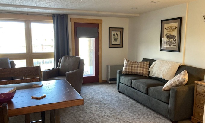 Carrabassett Valley Condo | Ski in/Ski Out at Sugarloaf