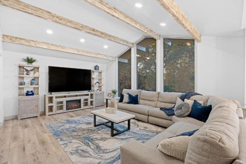 Olympus Cove House | Ski Lover's Paradise- 7BR Villa Near Top Resorts home