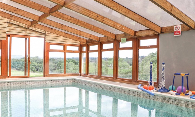 Callington Cottage | SKIBER COOMBE, family friendly, with pool in Launceston