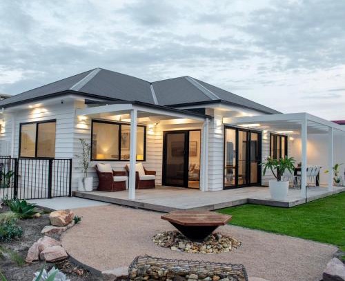 Lakes Entrance Apartment | Skipper’s Lakes Entrance *Waterfront*