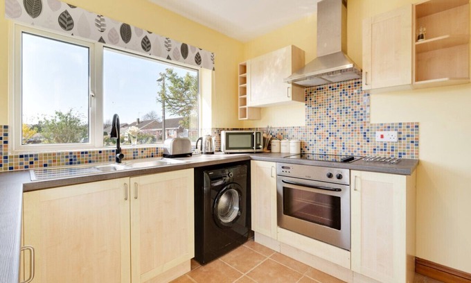 Dersingham House | Skippers Retreat - Two Bedroom House, Sleeps 4