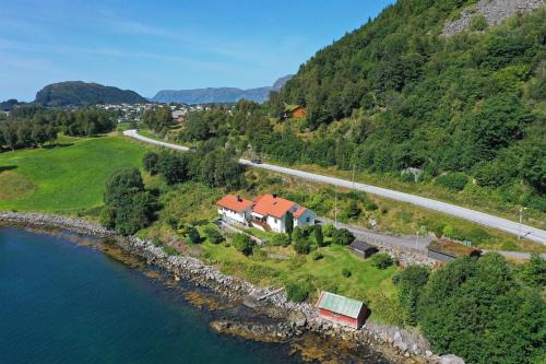 Selje House | Skogstad Holiday Home