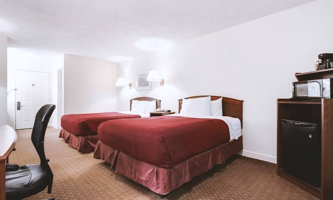 McCook Hotel | Sky-Palace Inn McCook - Standard 2 Queen Bed NS