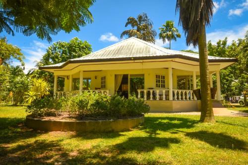 Praslin Island House | Skyblue Guesthouse - Self Catering