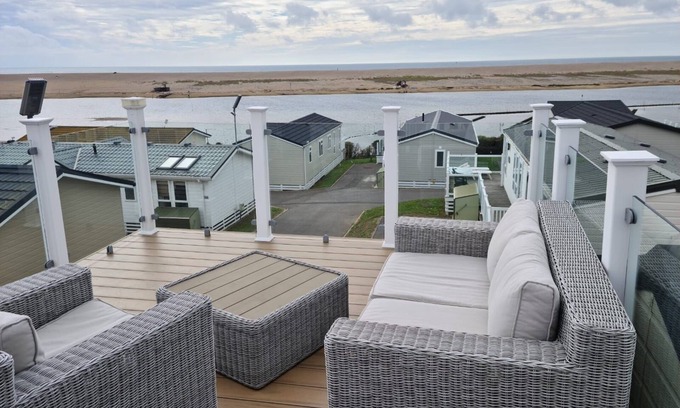 Wyke Regis House | Skydeck Holiday home with fabulous views over Chesil Beach and Portland Harbour