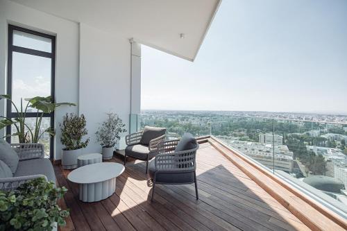 City Centre Apartment | SkyHigh Park View Living