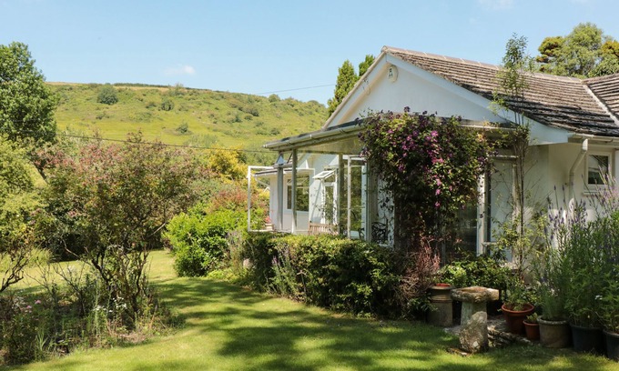Portesham Cottage | SKYLARK, family friendly, character holiday cottage in Portesham