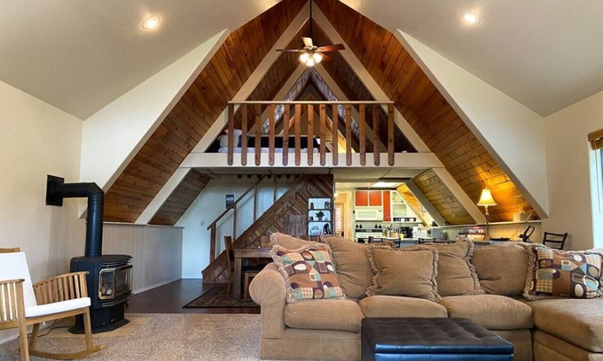Heber Cabin | Skyline Chalet | Pet-friendly, Nearby Lakes
