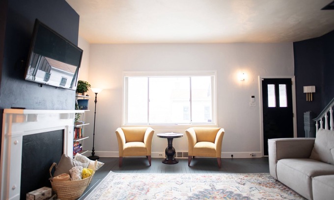 South Side Slopes House | Skyline Views & Adventure β
Dogs π β
Professionally Cleaned β
Close to all!