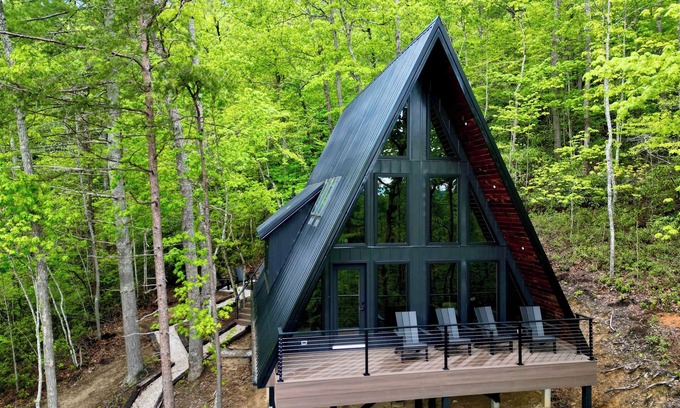 Stanton Cabin | Slate Estate Brand NEW RRG Cabin