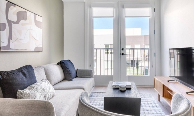 Mission Valley West Apartment | Sleek Mission Valley 1BR w/Gym, W/D & BBQ, nr shops, by Blueground