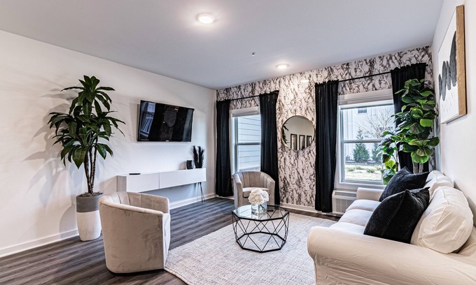 Hillsborough Condo | Sleek & Modern Condo sleeps 6, Handicapped accessible