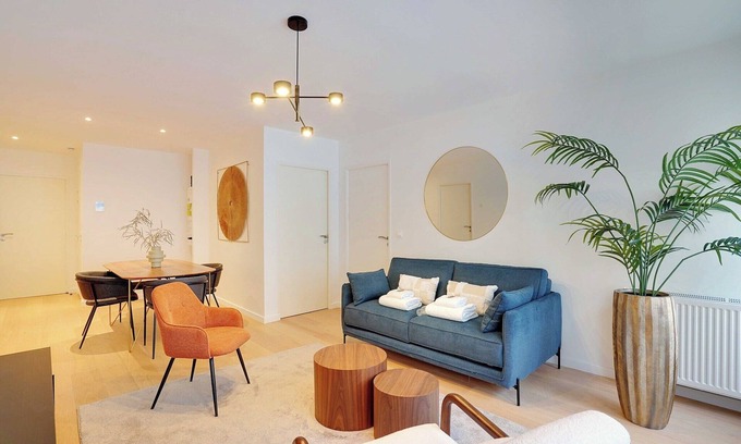 Levallois-Perret Apartment | Sleek & Refined Apartment - Levallois-Perret