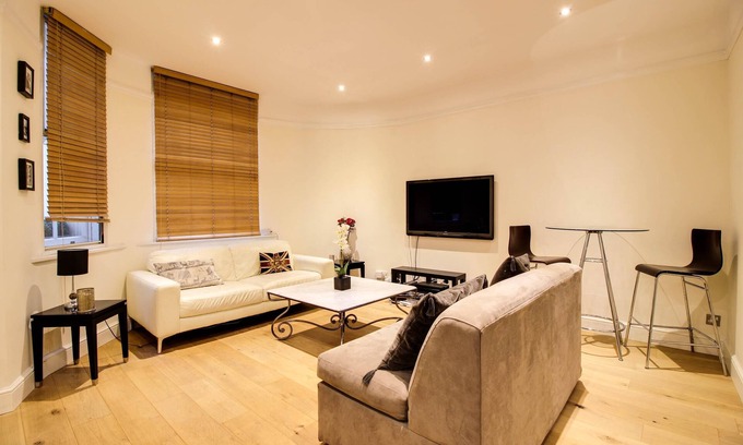 Earl's Court Apartment | Sleek South Kensington Apartment