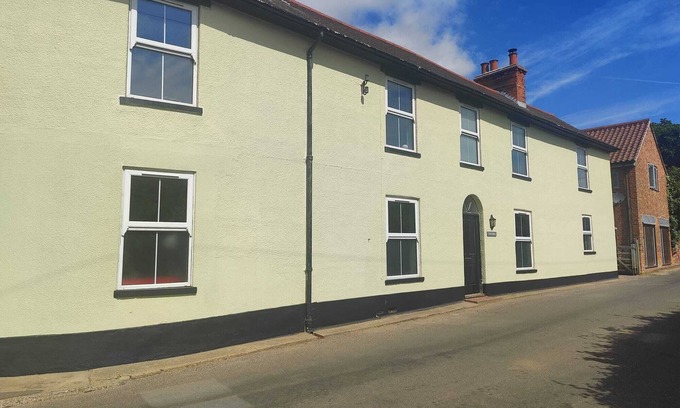 Martlesham Heath House | Sleep 8 unique period property close to the beach with village pub and shop