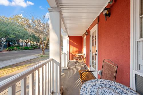 Historic District - North House | Sleeps 26! Walk To River Street-Bars-Shopping-1-5
