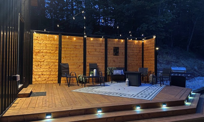Beattyville Cabin | Sleeps 5-6 Near RRG-Hot Tub-Nice Sunrise-Quiet