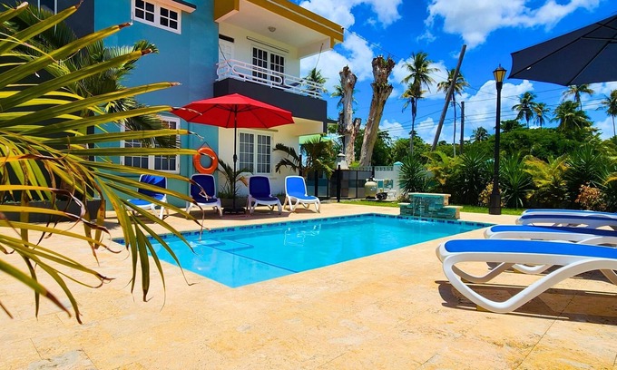 Carrizal Apartment | Sleeps 7 | Pool | 3 bedroom | Queen beds | Parking