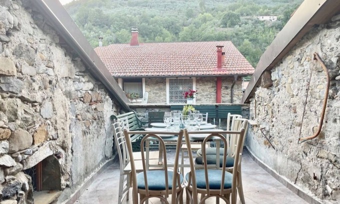 Isolabona House | Sleeps 8 Casa Valentino Isolabona Liguria Italy Free parking WIFI Sun Terrace