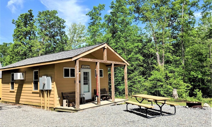 Fayetteville House | Sleeps up to 4, kitchenette, full bathroom, air conditioned/heated, free WiFi