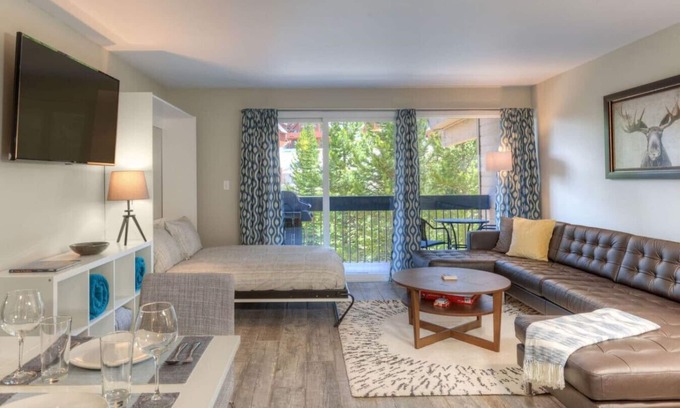 Big Sky Condo | Slope-Side 1 Bedroom, Walk to Chairlifts!