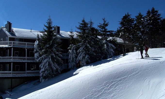 Snowshoe House | SLOPE SIDE SKI IN/ SKI OUT TOWNHOUSE TOP OF POWDER MONKEY LIFT BEST LOCATION