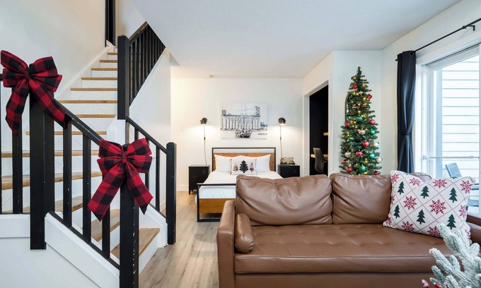 Craigleith Apartment | Slopeside Terminal - Shuttle, Pool & Hot Tub