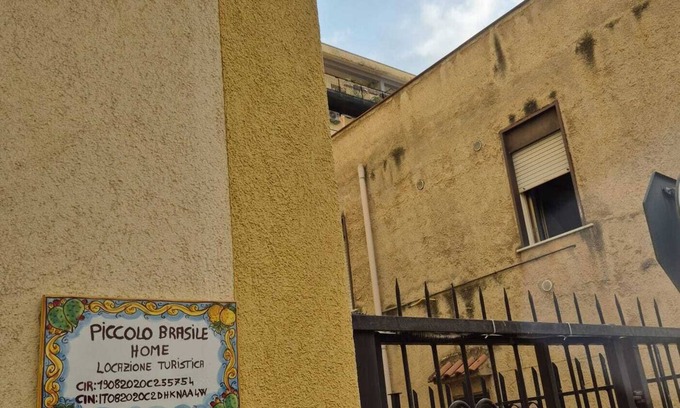 Capaci House | Small Brazil Home 1 minute from metro stop and 5 minutes from the beach