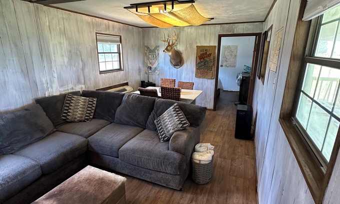 Sneads House | Small Country Home on Private FarmnIn City Limits of Sneads