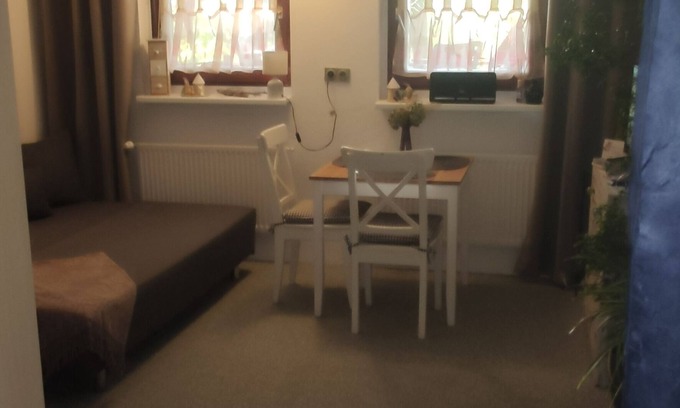 Fahlhorst Apartment | Small, cozy, newly renovated apartment in Nuthetal, between Potsdam and Berlin!