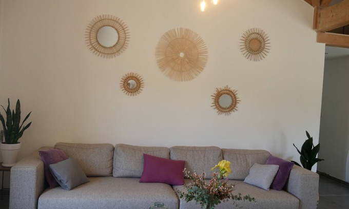 Aix-en-Provence House | Small house within a preserved natural area of 30 hectares.