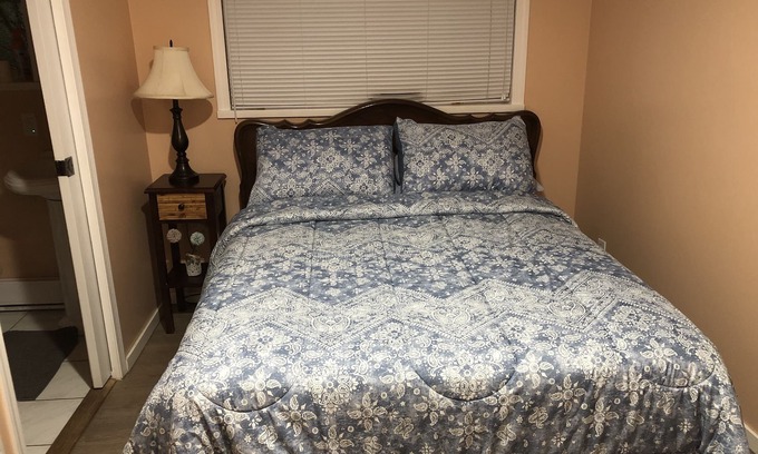Chilliwack Proper Village West House | Small room with double bed, separate entrance, Wash Room/n Kitchenette-No 2