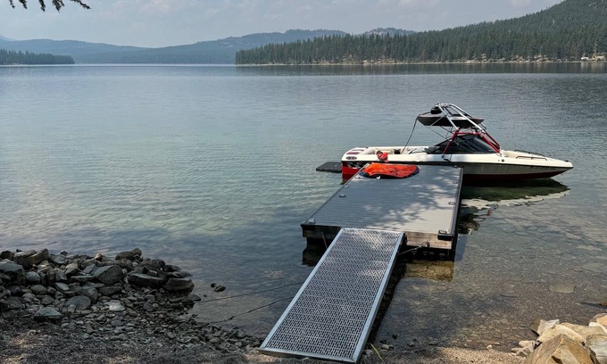 Marion Cabin | Small waterfront cabin with private dock on beautiful McGregor Lake