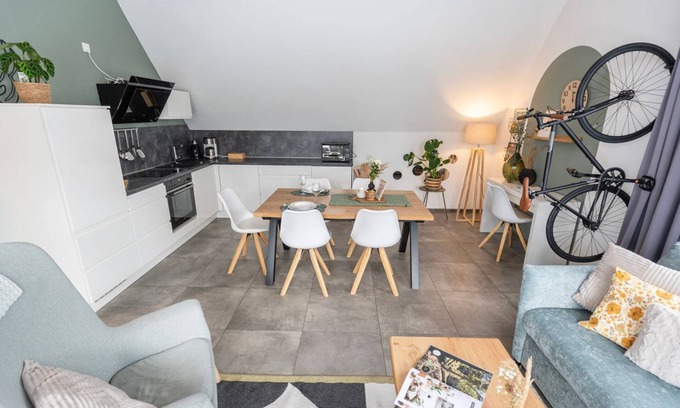Bad Zwischenahn Apartment | SmartFewo: House Earth | Penthouse | Sauna | Park - Residence by the small sea