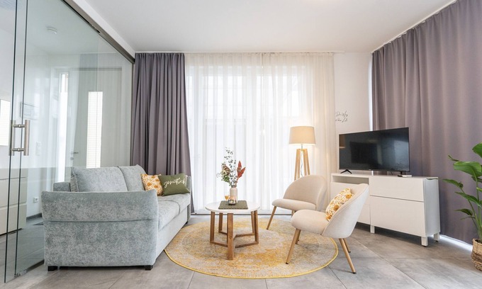 Bad Zwischenahn Apartment | SmartFewo: Waldspaziergang | terrace | sauna