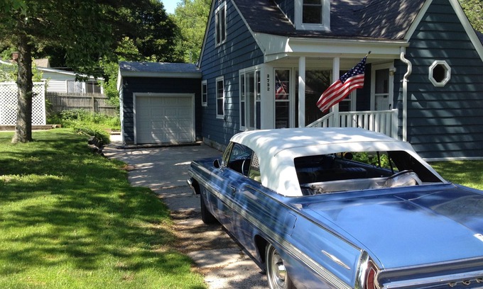 North Lakeport Cottage | Smartly attired 3 bedroom conveniently close to Lake Huron and State Park