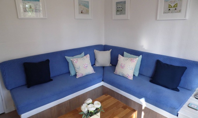 Lelant House | Smashing Seaside Bungalow Wifi, Heated Indoor Pool Bar & Facilities near St Ives