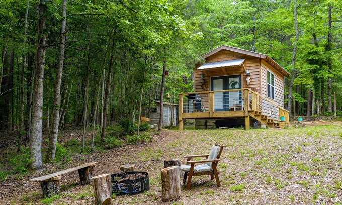 Crane Hill Cottage | Smith Lake Fish Camp