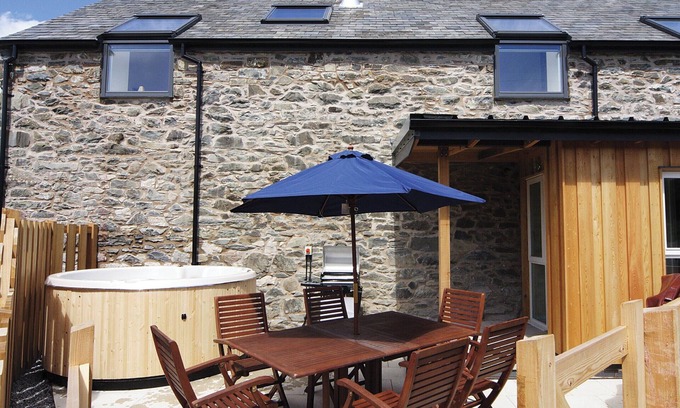 Rhyd-y-foel Cottage | Smithy Barn - HW7592