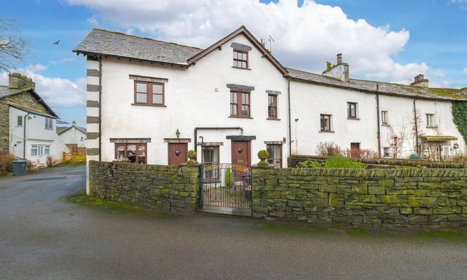 Hawkshead Cottage | Smithy Cottage - sleeps 6, dog friendly, central in Hawkshead with parking