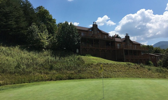 Whittier Condo | Smoky Mountain Country Club Golf - minutes from Bryson City, Cherokee & Dog okay
