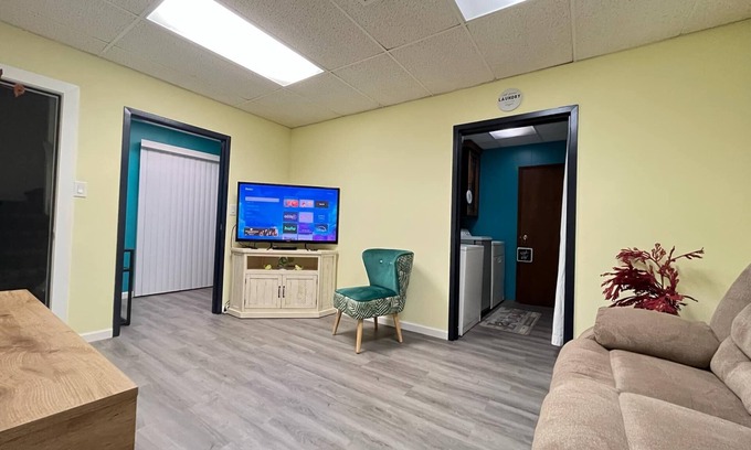 Smyrna House | Smyrna Townhouse Escape
