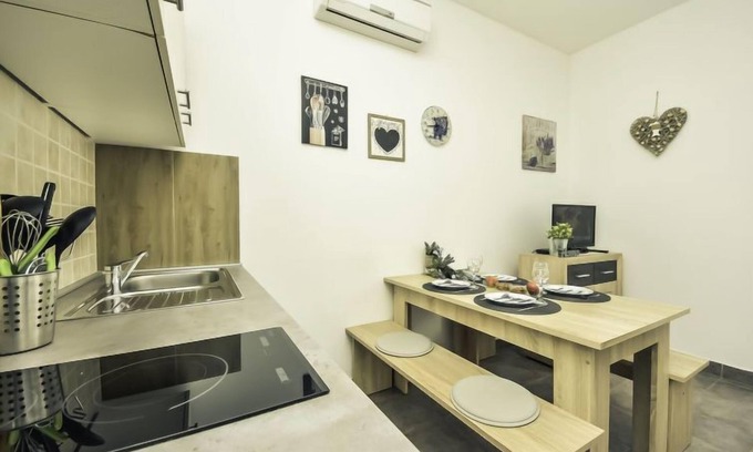 Karlobag Apartment | Snježana by Interhome