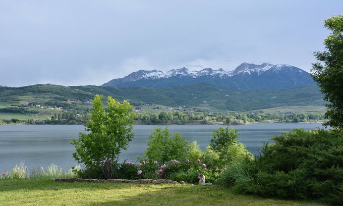 Huntsville House | SnowBasin/Powder Mountain-Home On The Lake