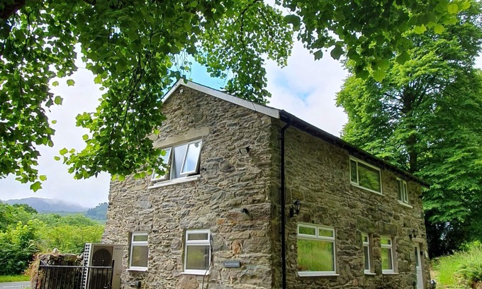 Beddgelert Cottage | Snowdon Cottage: 300 m from Watkin Path Mt Snowdon