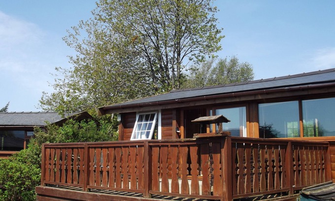 Bronaber Cabin | SNOWDONIA LOG CABIN RETREAT 4 BERTH FAMILY/PET FRIENDLY. STUNNING MOUNTAIN VIEWS
