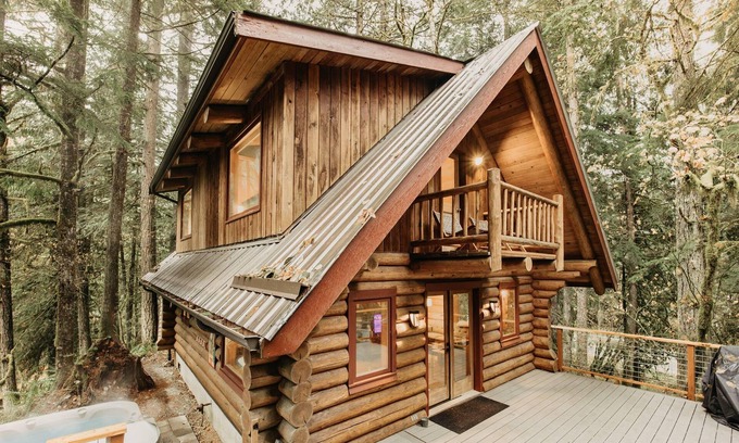 Glacier Cabin | Snowline Cabin #81 - Hot Tub - WiFi - Pets Ok