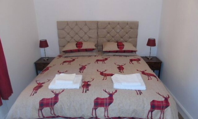 Helensburgh Apartment | Snug - Abhainn Apartment