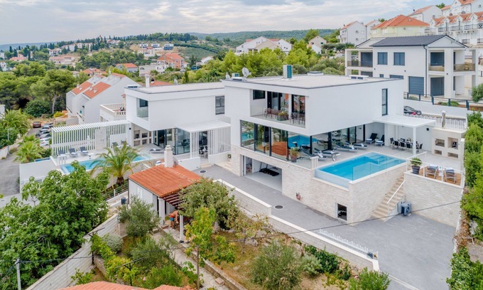 Sutivan Villa | So & Lu Villas Complex