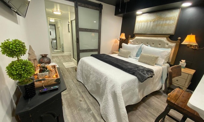 Winter Haven Apartment | Soak up the charm of this cozy, recently remodel studio.